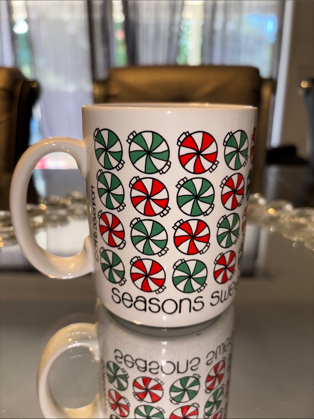 Vintage Chris Davenport 1980s White Holiday Peppermint green & red Pattern Mug